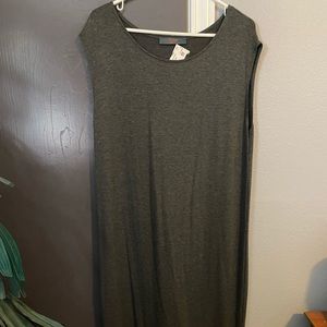 Simple sleeveless gray dress